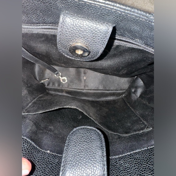 100% authentic Chanel black small shopping tote bag - Picture 13 of 16